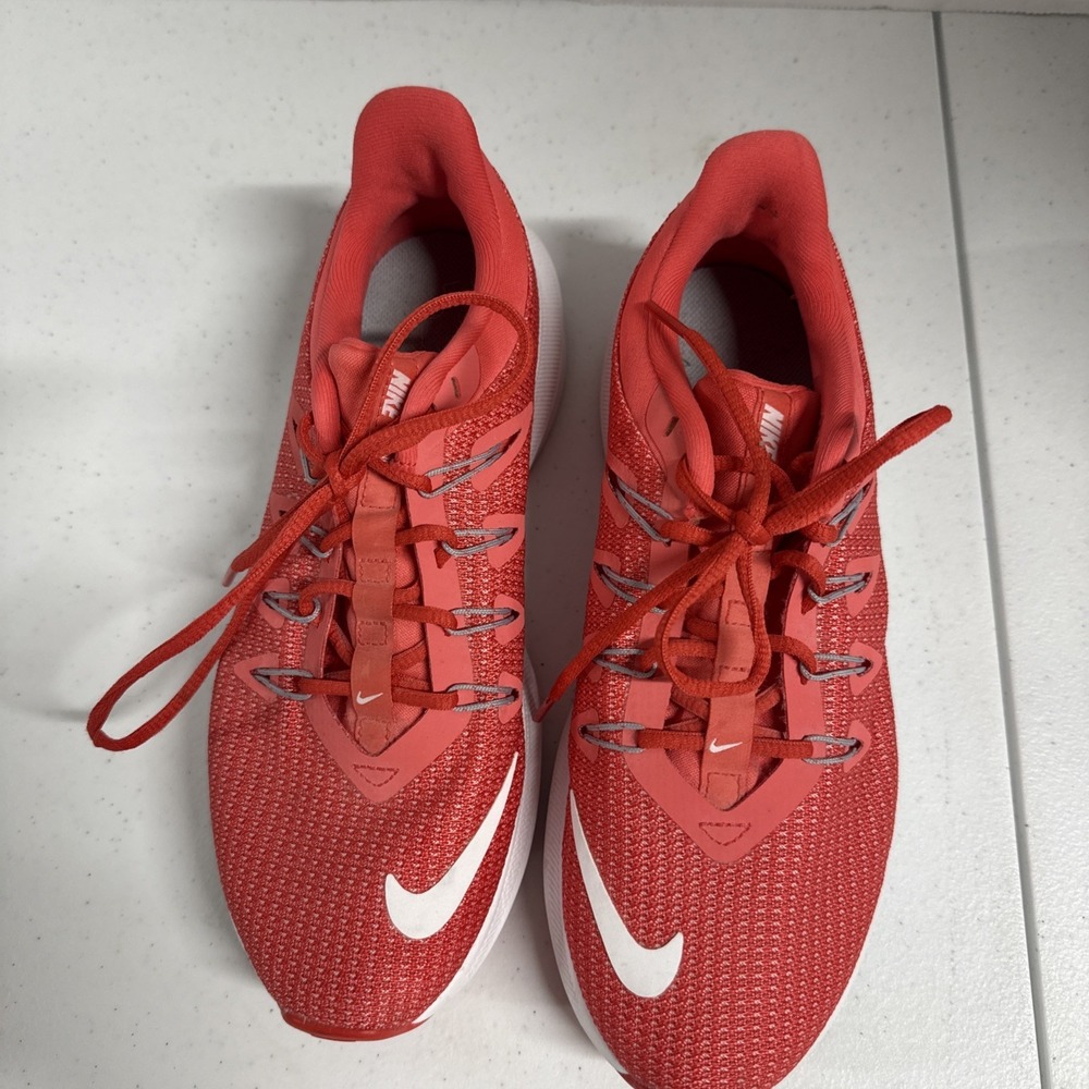 Nike Quest Women's Size 6.5  Red Lace Up Low Top Running Sneaker Shoes - Picture 2 of 7